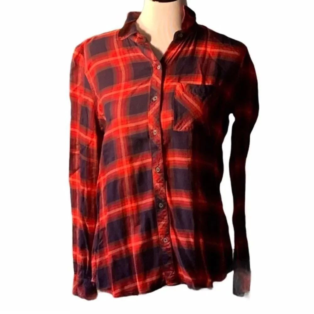 GAP women’s Drapey B Flannel Red Plaid size M